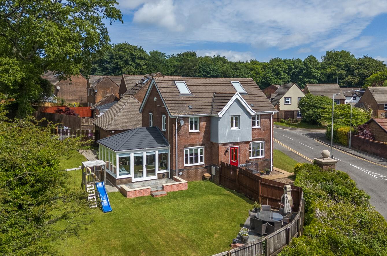 Ffordd Taliesin, Killay, Swansea, SA2 7DF